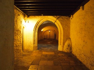 Las galerias interiores del Claustro de la Abadia.